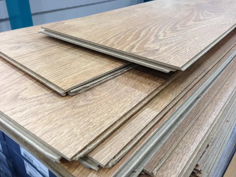Lamas de suelo laminado con imitación madera